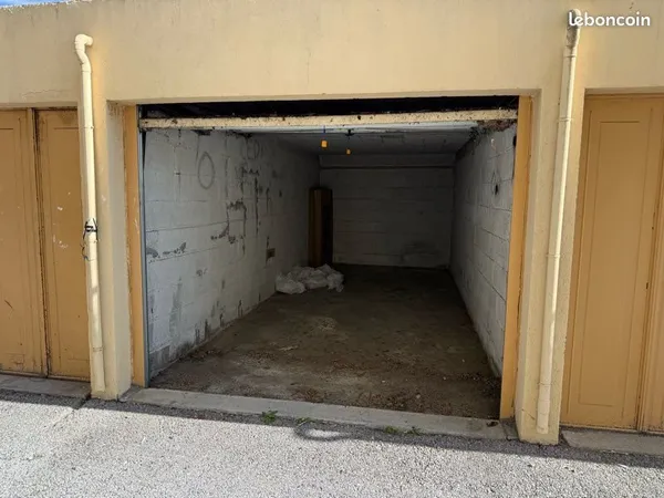 Garage dans résidence sécurisée Joffre