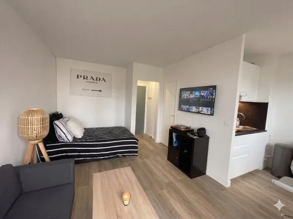 Loue appartement / studio 22m² avec terrasse, cave, parking, proche métro - Vanves (92)