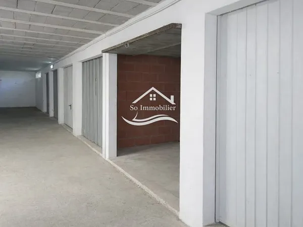 Garage fermé de 15m² - Résidence sécurisée au Cap d'Agde facile d'accès secteur port / centre port