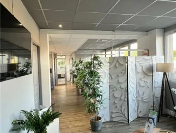Bureau 96 m²