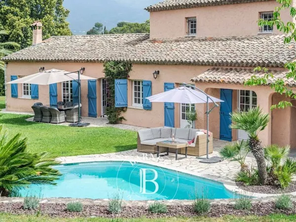 Proche Valbonne - Villa Provençale- 8 couchages - Piscine