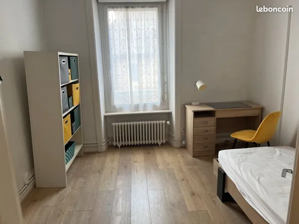Studio meublé rénové centre Guingamp proche toutes commodités