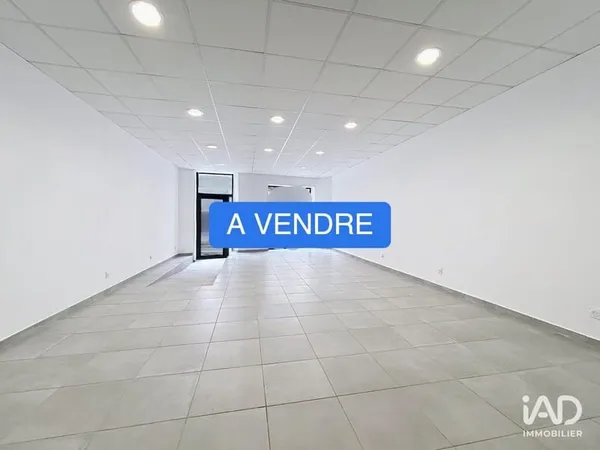 Immeuble commercial 270 m²