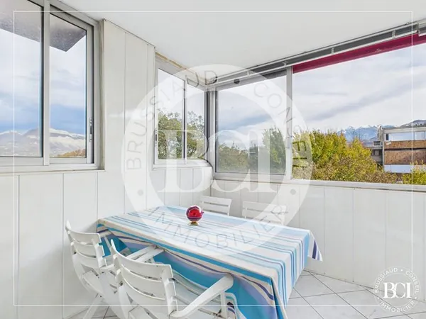 3 pièces de 80 m² à Grenoble