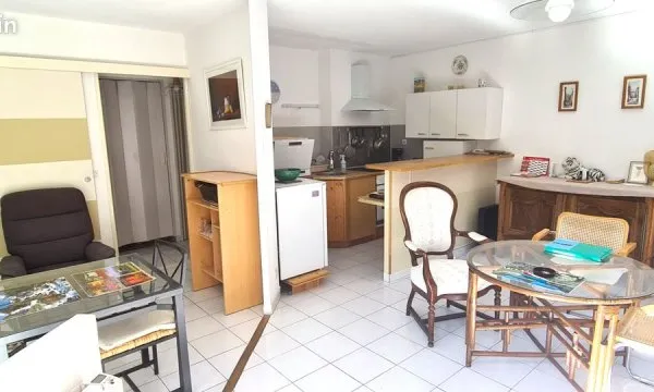Exclu Montpellier Arceaux Agriculture grand T2/T3 de 54m² avec caves et parking