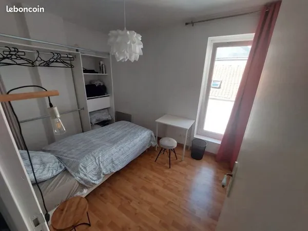 Chambre 12m2 - colocation étudiante et jeunes actifs