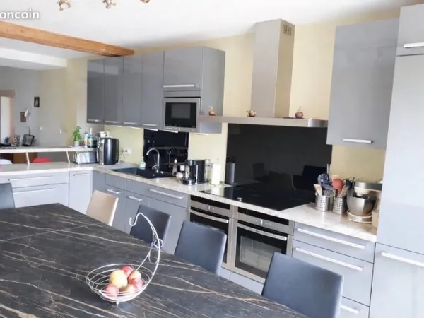 Maison mitoyenne 9 pièces - 180 m² - Terrain 6,50 ares - Luttange
