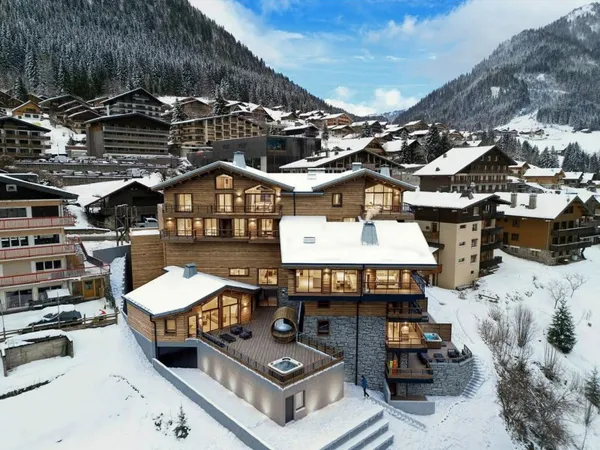 Penthouse duplex tout neuf de 5 chambres à vendre à 6 minutes à pied du télésiège Super Chatel