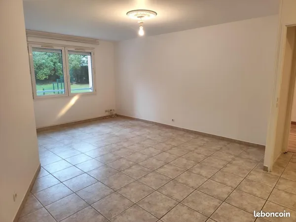 Appartement T2 de 50 m² à DOMONT (chauffage et eau inclus)