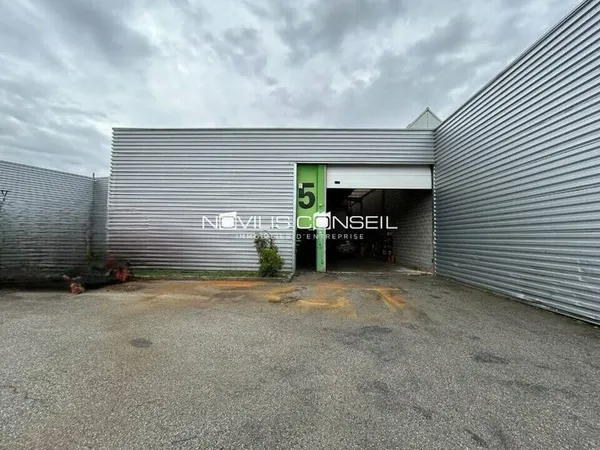 Local d'activité 338 m²