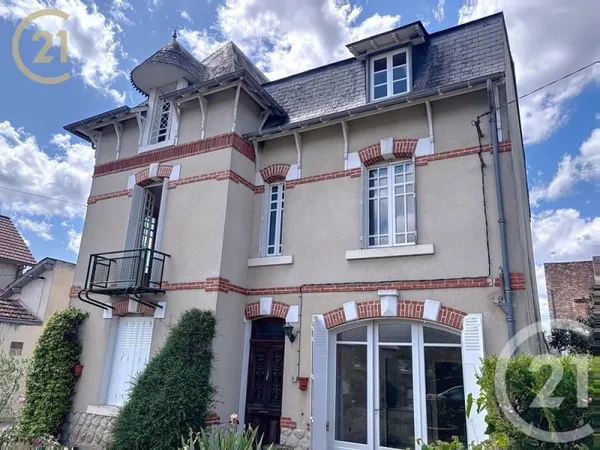 Maison 7 pièces 235 m²