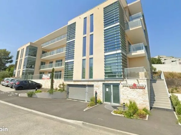 BUREAUX 182 m² BIOT