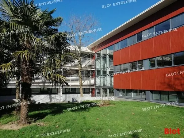 Bureaux 347 m²