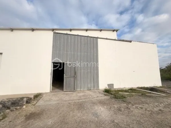 Parking 90 m²