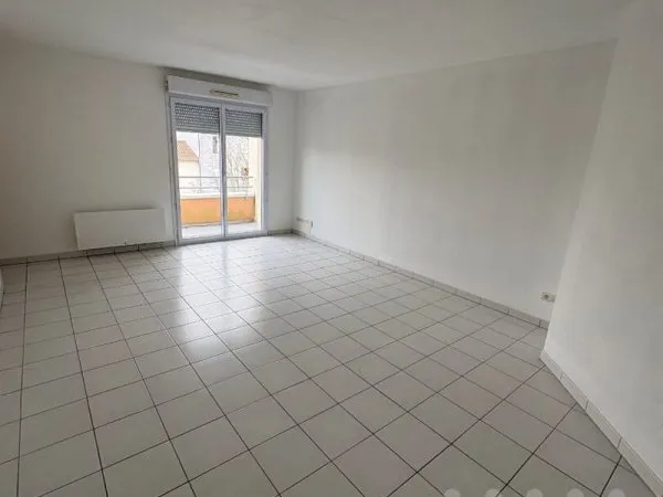 POITIERS, appartement de type 2 avec balcon et parking