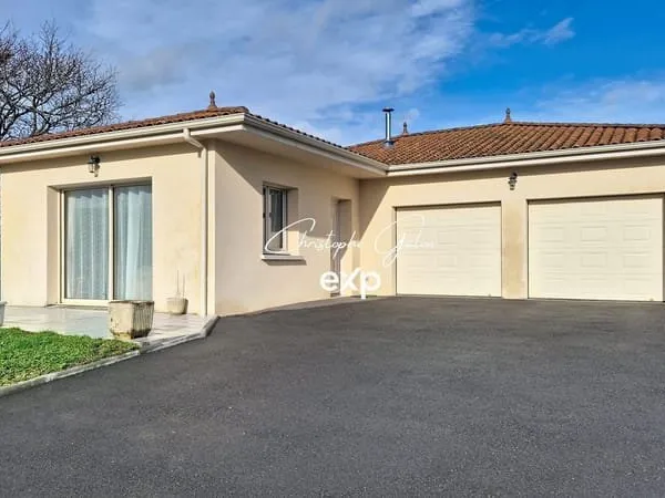 Maison de plain-pied - environ 123 m²