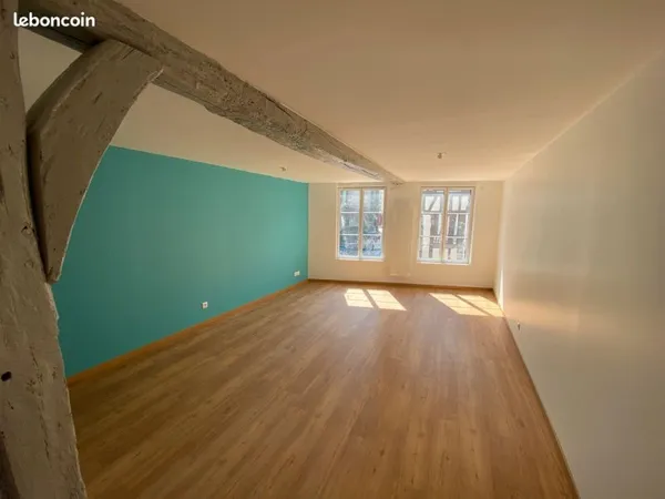 Grand studio - 42m2 - LOUVIERS Hyper-centre