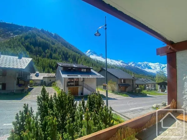 Appartement ensoleillé d'une chambre avec balcon, vue sur le Mont-Blanc, parking privé, cave de rang