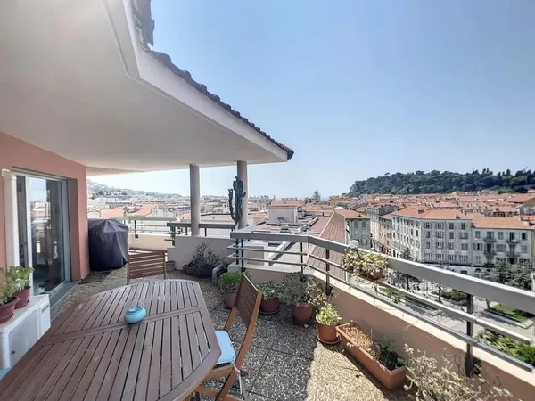 F5/ DUPLEX. NICE LE PORT / TERRASSE VUE MER / DERNIER ETAGE