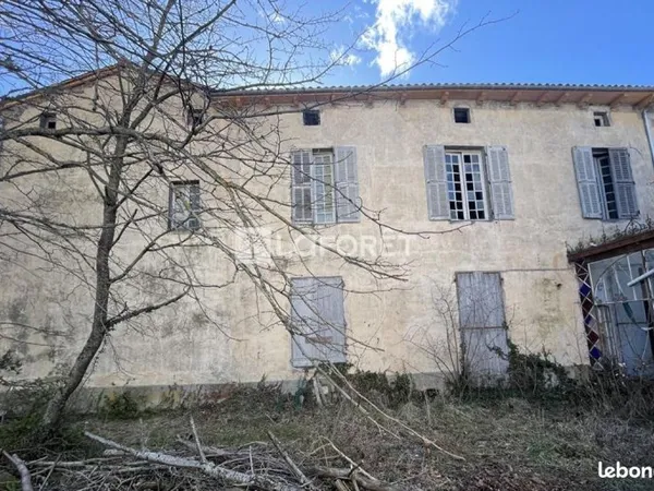 Maison 8 pièces 260 m²