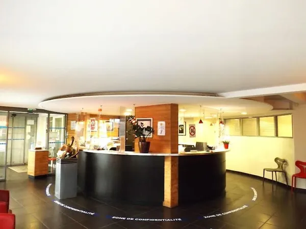 Local 1 pièce 256 m²