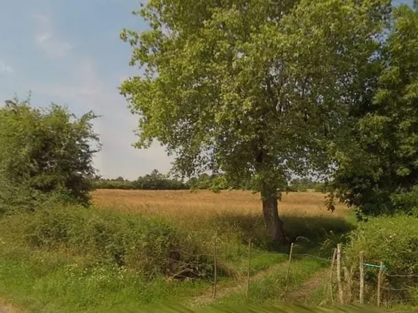 Terrain 140000 m²