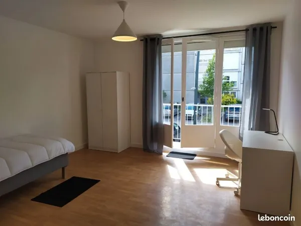 Chambre meublée dans colocation