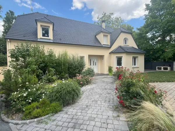 Maison de 260 m² à Cernay lès Reims sur un terrain de 928 m²