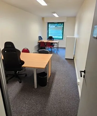 Location Bureau meublé de 19 m², 540e HT, toutes charges comprises