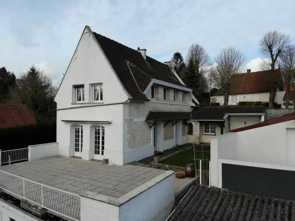 ST-POL-SUR-TERNOISE : MAISON EN PIERRES BLANCHES DE 1604