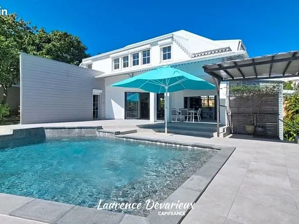 Villa 7 pièces 237 m²