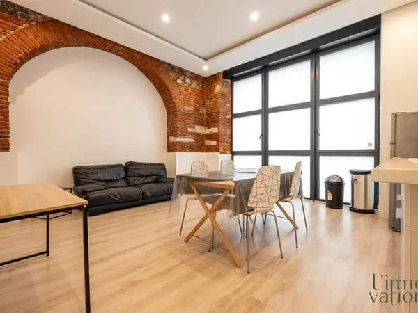 APPARTEMENT OU BUREAU / COMMERCE - T2 bis duplex traversant