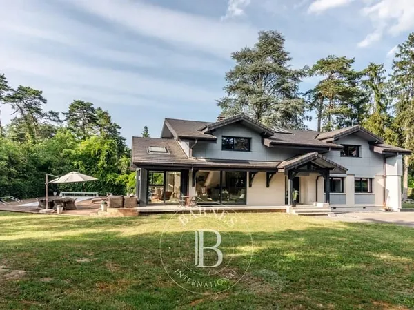 Sciez-sur-Léman - Domaine de Coudrée - Villa de 300 m² - Parc de 2 498 m² - 4 chambres