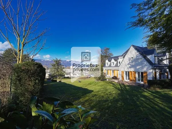 SAINT-MARTIN-D'HERES T3 de 81m2 + Parking