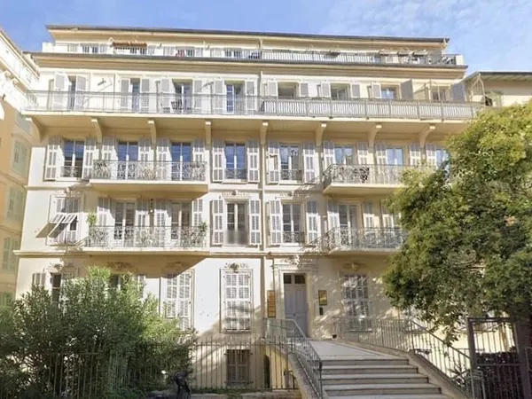 PARKING 2 ROUES - 6 RUE PENCHIENATTI