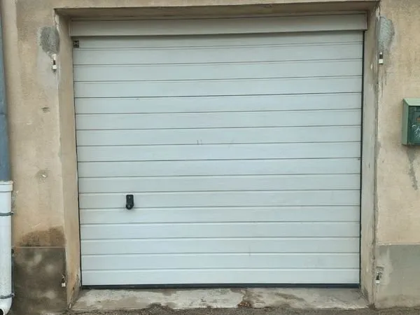 Garage avec électricité