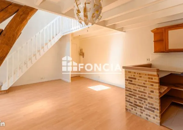 ANNET SUR MARNE , appartement 2 pièces en duplex proche commerces et commodites