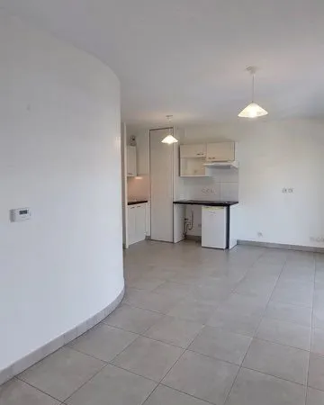 Appartement T2 superbement placé proche place du Marché à la teste de Buch