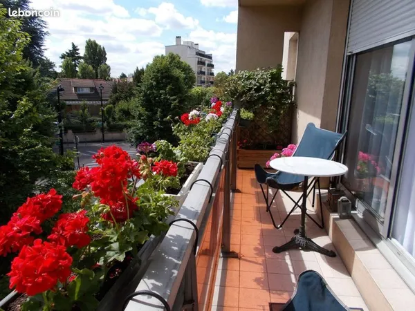 Grand F3 - 85 m² lumineux - Centre Aulnay - balcon - double box - potentiel 3e chambre
