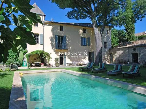 A louer superbe Bastide 6 chambres piscine aux portes d'Uzès