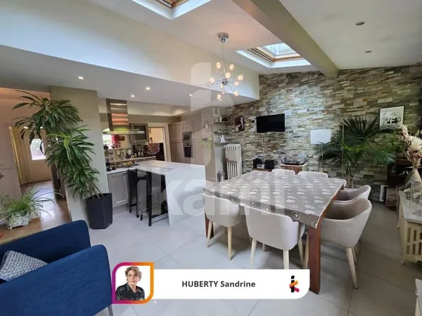 Maison 7 pièces 220 m²
