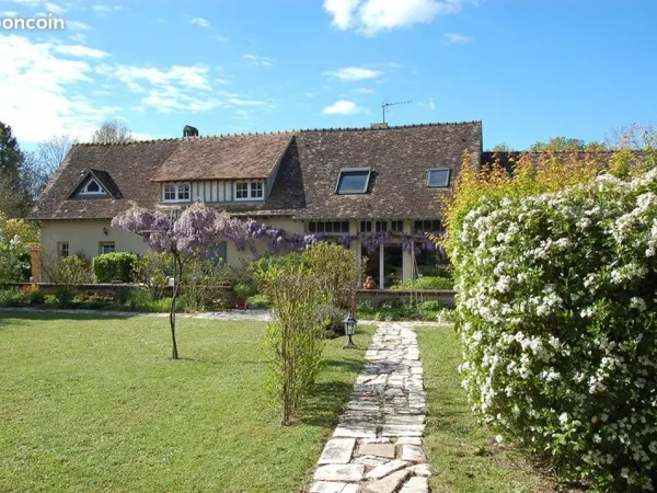 Maison 7 pièces 322 m²