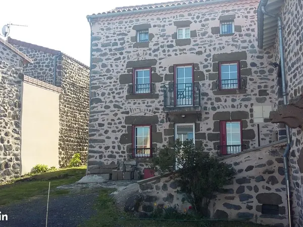 Loue maison de village