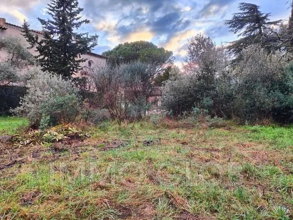 Terrain 520 m²