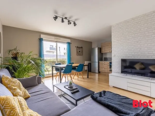 A LOUER PAR BLOT IMMOBILIER - SAINT ERBLON - CENTRE VILLE - APPARTEMENT T3 - 56M²