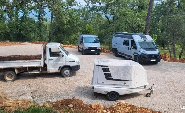 Parking / Stockage pour Camping-Car, Caravane, Bateau, Remorque, Camion,