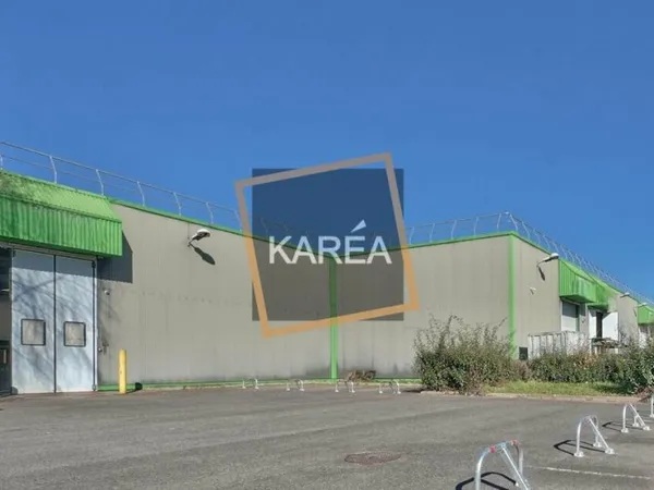 Local industriel 2003 m²