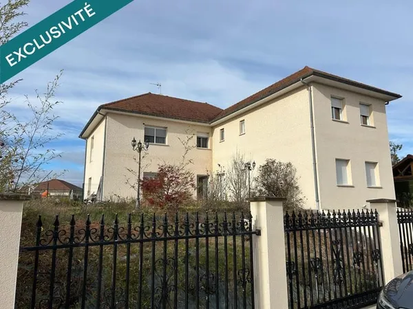 Maison, Charmeil