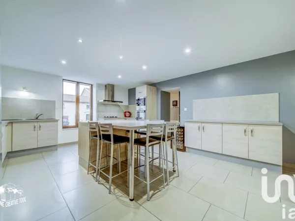 Maison 8 pièces 224 m²