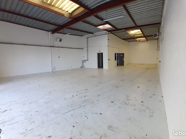 Local Activité 220 m² sud de Versailles Chantiers